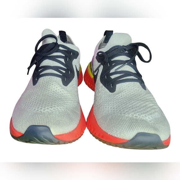 Nike Epic React Flyknit Running Shoes, Youth 7 - Picture 3 of 9